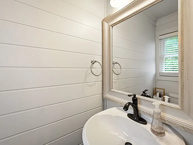 303 SW Pinnell Dr — Photo 8