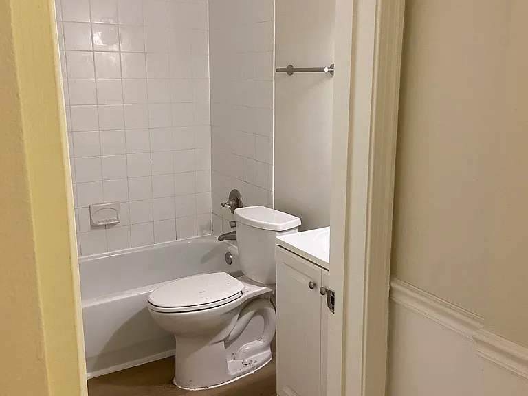 2514 41st St NW #1 — Photo 5