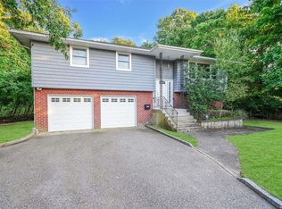 115 Idle Hour Blvd, Oakdale, NY 11769
