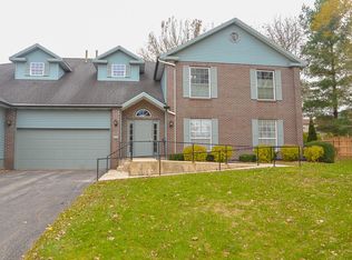 4725 Westchester Dr NE #1, Cedar Rapids, IA 52402