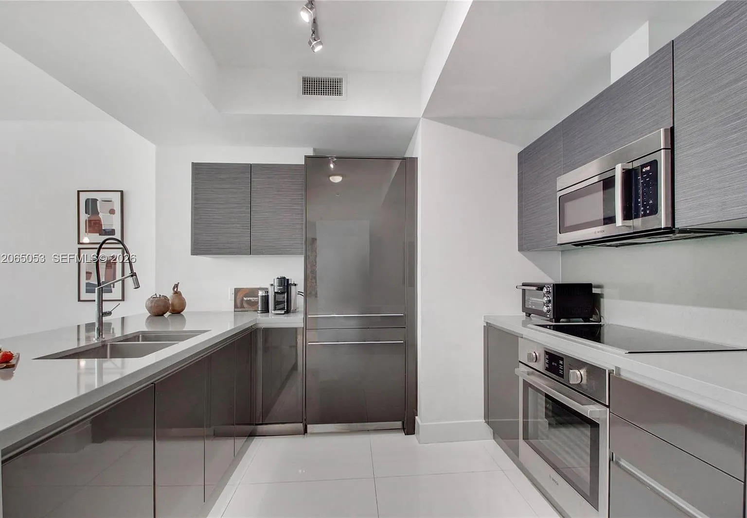 The Bond (1080 Brickell) — Photo 2