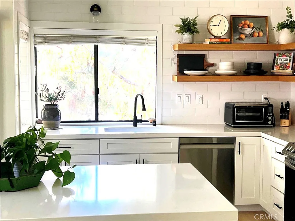 1 bed, 676 sqft, $2,700 — Photo 4