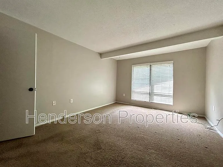 5024 Sardis Rd #G — Photo 8
