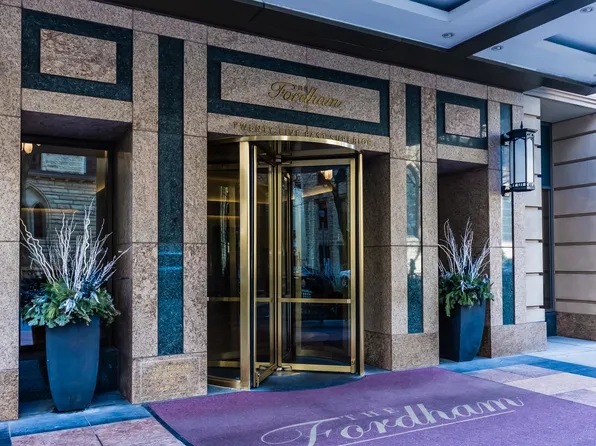 25 E Superior St APT 3401, Chicago, IL 60611