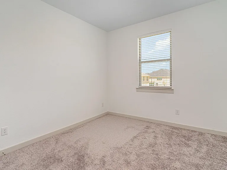 681 Claire Ln — Photo 22