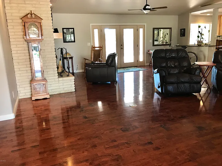 185 E Cercado Ln — Photo 10