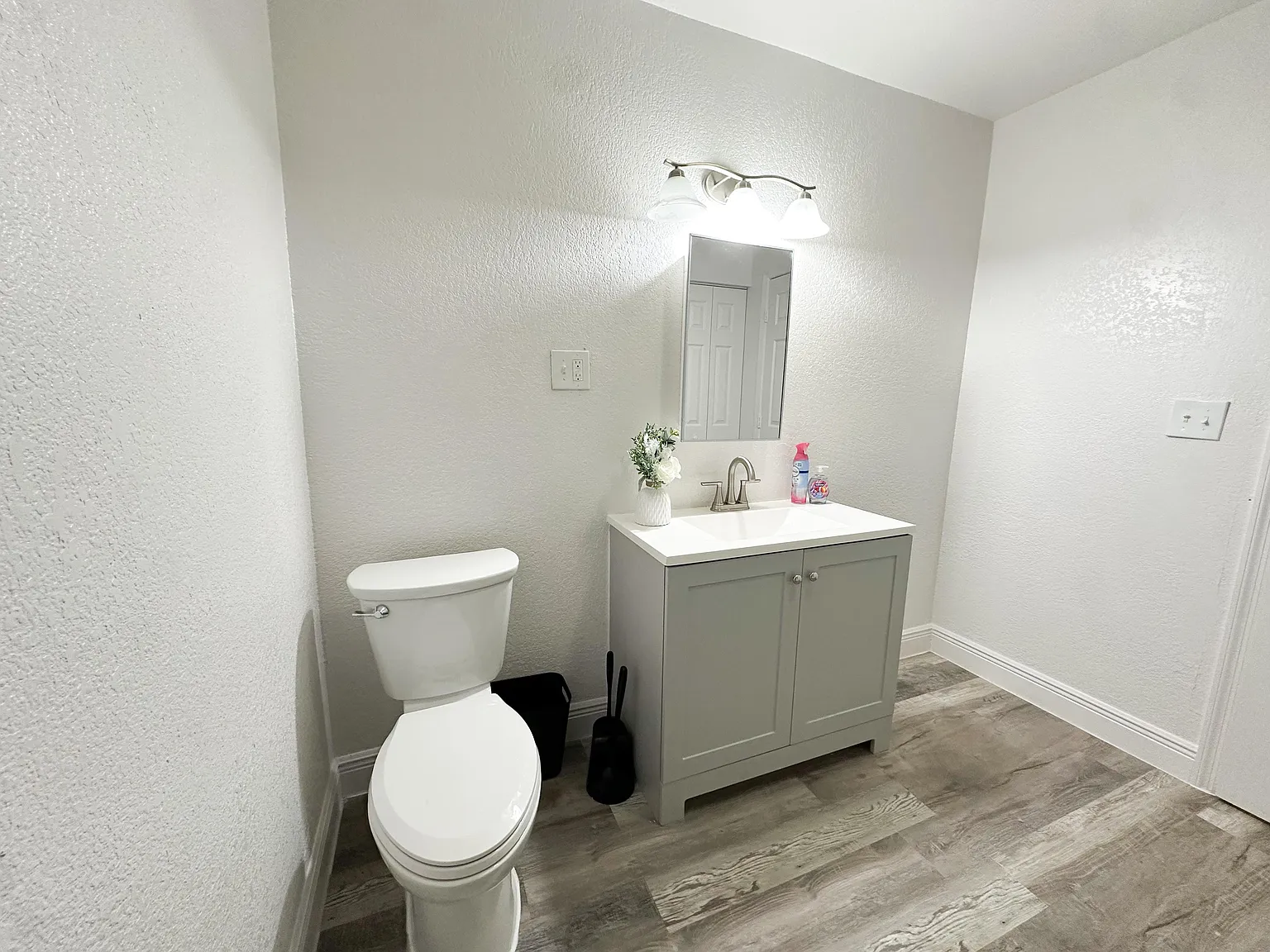 4 bed, 2.0 bath, 1500 sqft, $979 — Photo 4