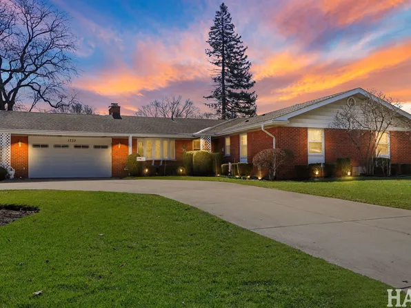 1733 Camellia Ln, Schaumburg, IL 60173