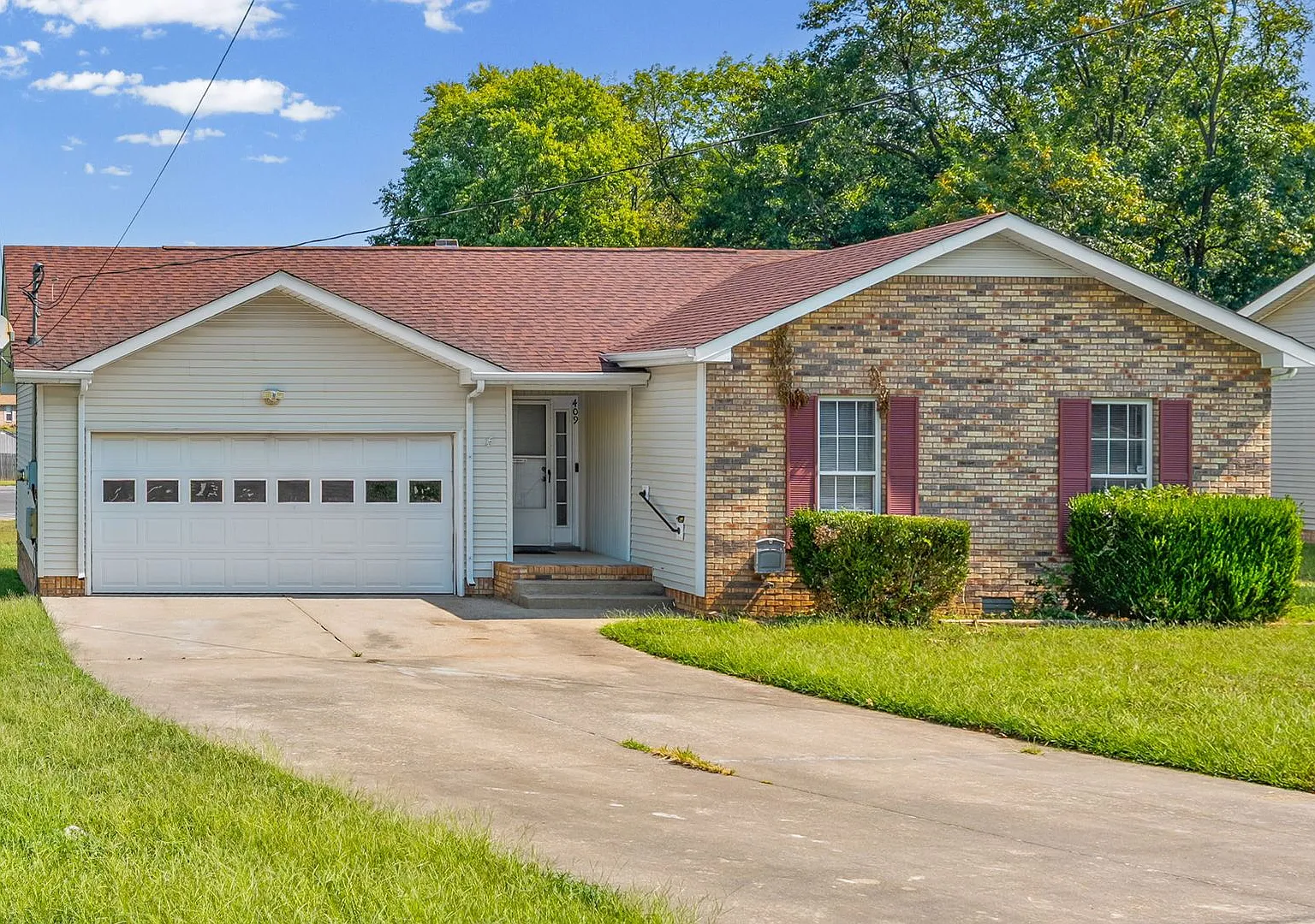 409 Sandburg Dr — Photo 3