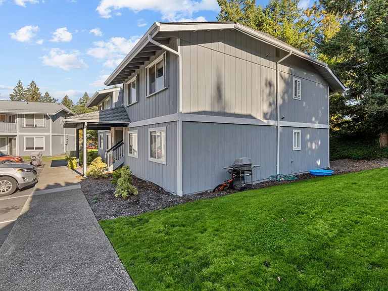 Evergreen Park Apartments in Olympia! — Photo 29
