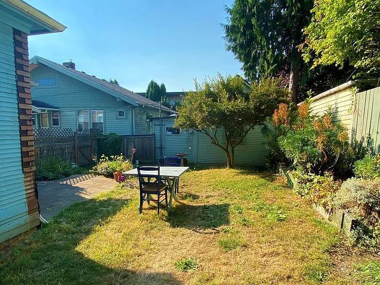 4461 Woodland Park Ave N #A — Photo 15