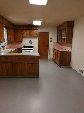 1st image of 200 Hayes Ave