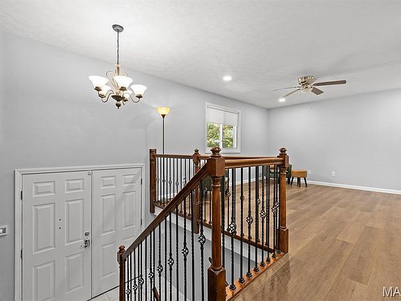 3rd image of 77 S Meadow Ln