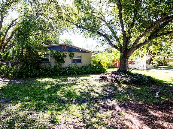 4th image of 2704 Placid Avenue