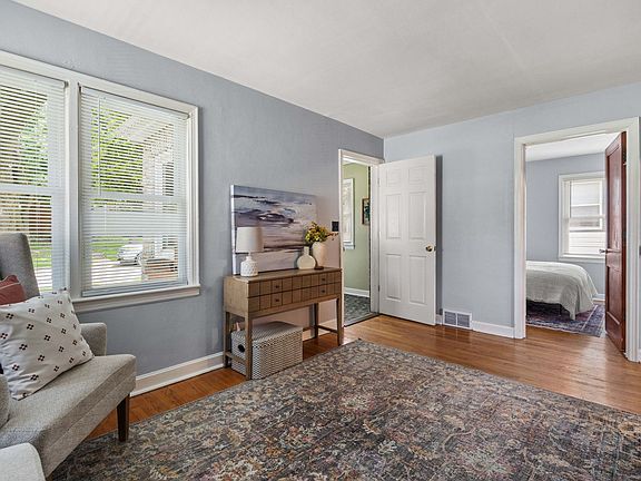 5th image of 1824 39th St