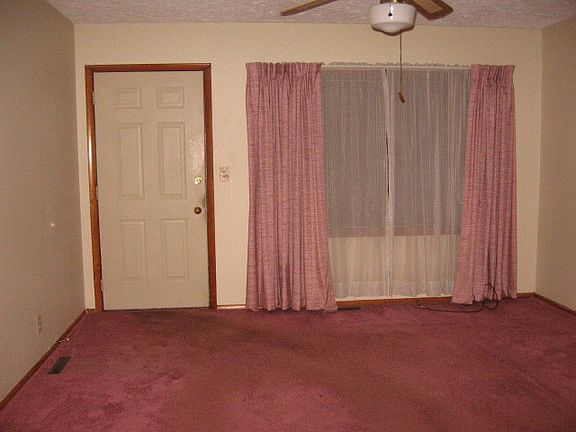 2nd image of 527 Clinton St