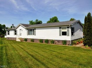 220 Pleasant View Ln, Hiram, OH 44234