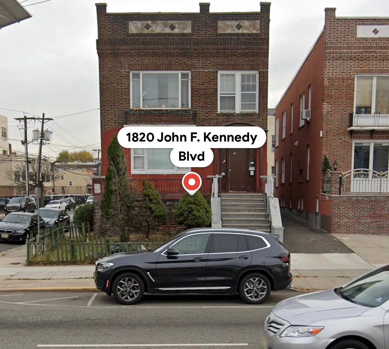 3 bed, $2,000 — Photo 1