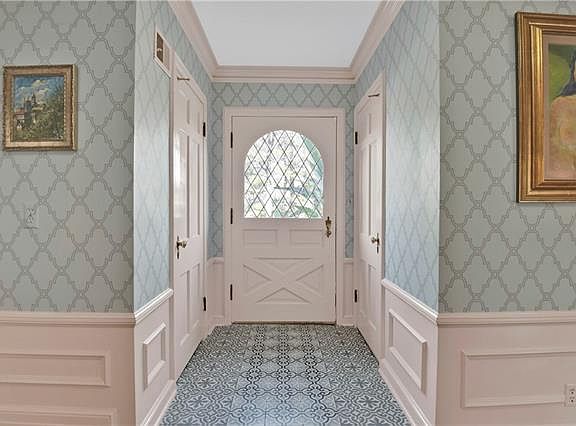 2nd image of 2501 W 63rd St