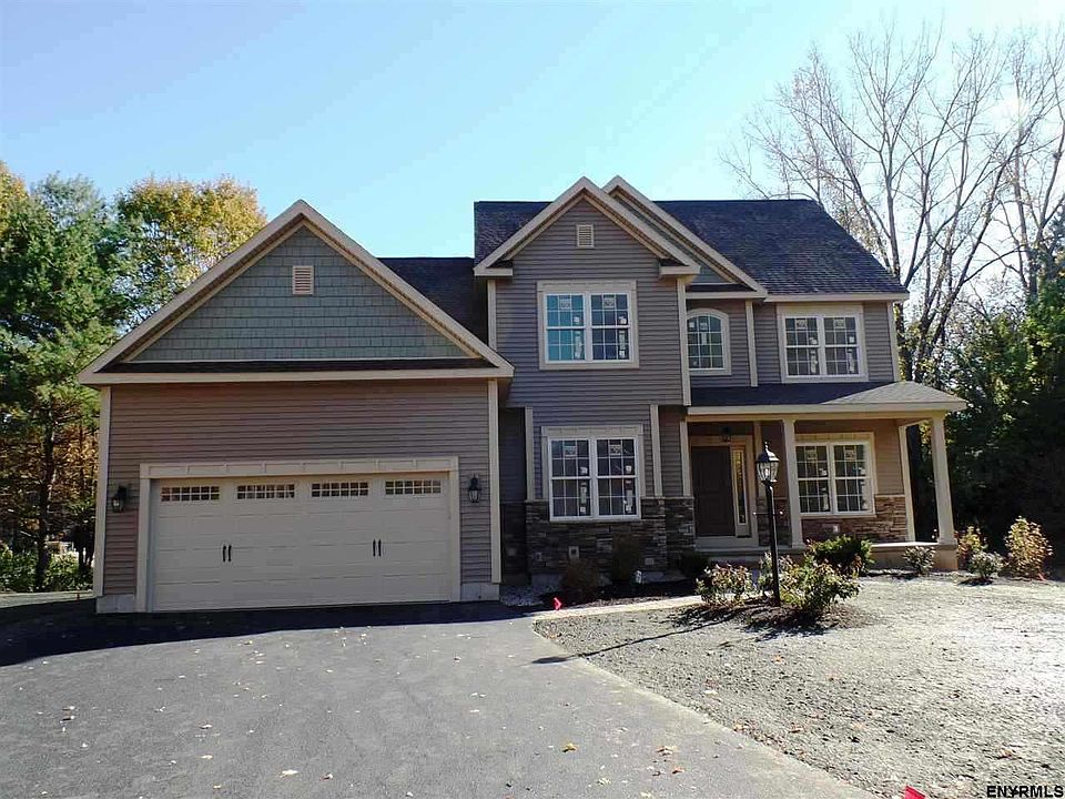 1st image of 15 Fieldstone Dr