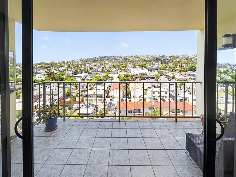 4945 Cass St #1101 — Photo 38