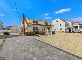 334 W 5th St, Ship Bottom, NJ 08008