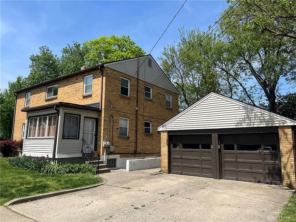 3 bed, 1.0 bath, 1100 sqft, $1,700 — Photo 3