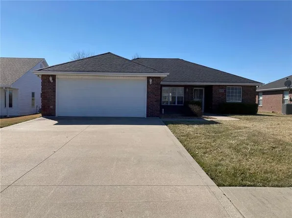 1730 Sunset Dr, Warrensburg, MO 64093