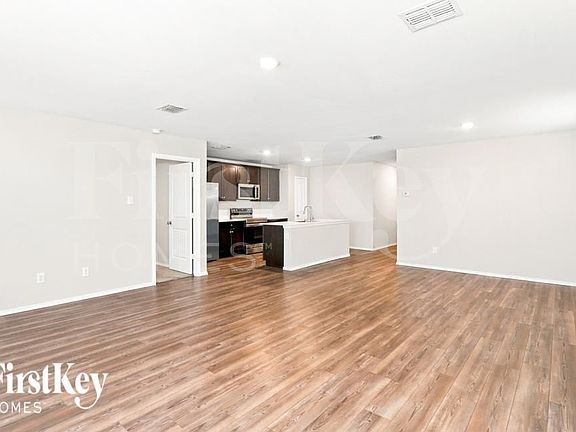 2nd image of 608 Autumnwood Way