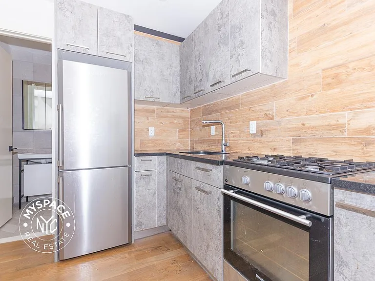 826 Saint Johns Pl #4B — Photo 1