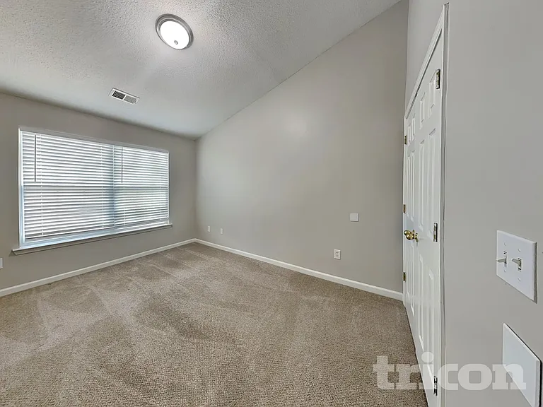 205 Lossie Ln — Photo 11