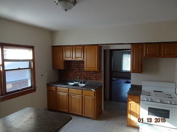 5th image of 3903 Evergreen St