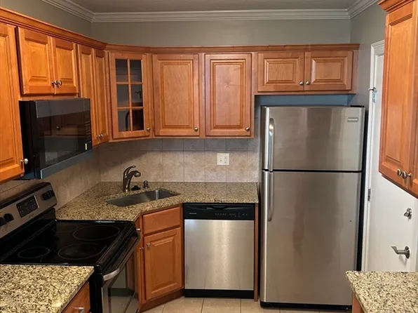 47 Alvarado Ave APT 1A, Worcester, MA 01604