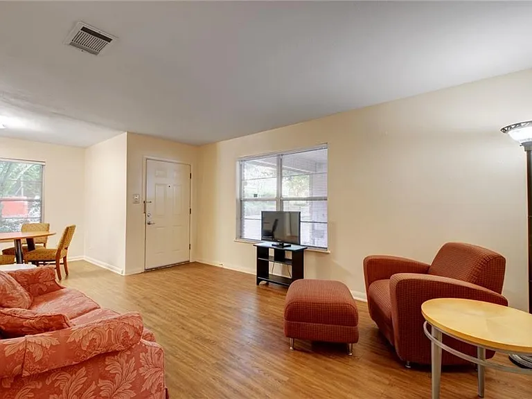 607 Bellevue Pl #B — Photo 3