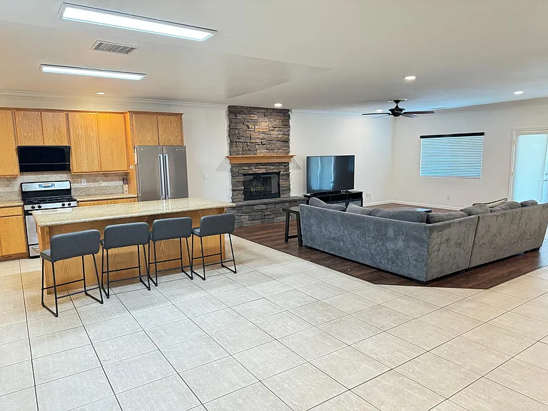 12596 Oaks Ave — Photo 11