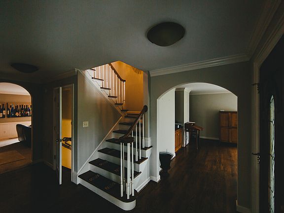 5th image of 112 Mountain Laurel Dr