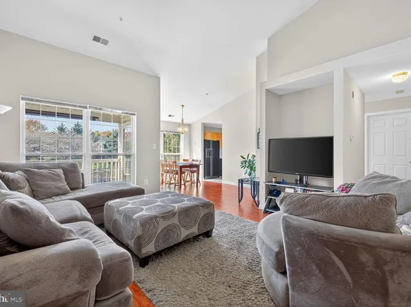 2503 Coach House Way APT 3C, Frederick, MD 21702