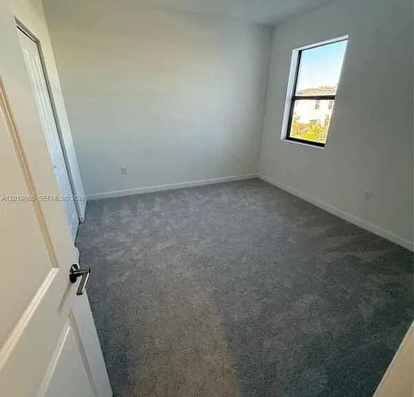 4957 Oakmont Ave — Photo 7