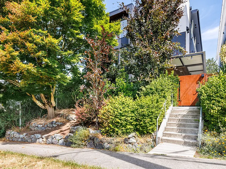 1410 S King St #8 — Photo 4