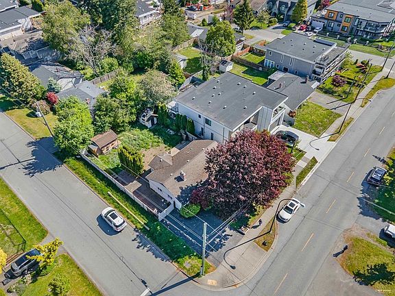 3rd image of 15661 Roper Ave