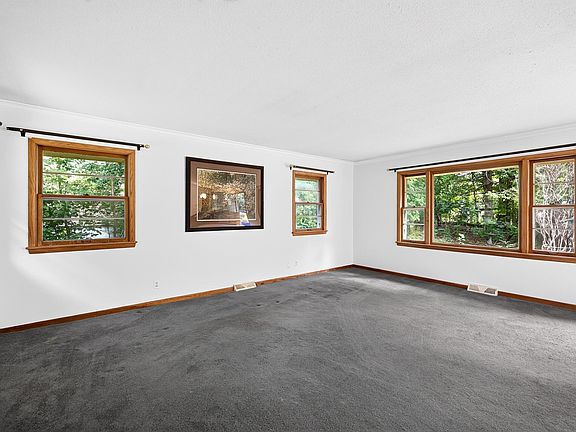 3rd image of 5690 Echo Rd