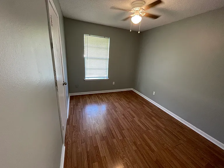 7500 Newcombe Dr — Photo 14