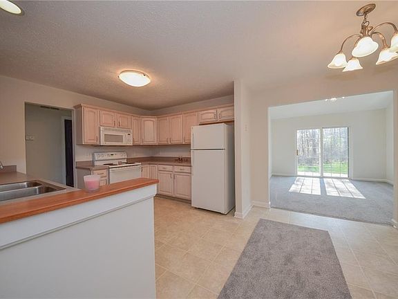 5th image of 7467 Willow Woods Dr #34-B