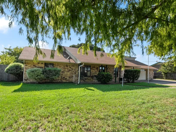 151 Peach Tree Rd, Gun Barrel City, TX 75156