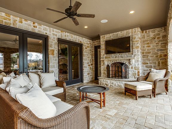 3rd image of 909 Tranquility Dr