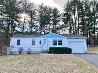 106 Brookwood Dr, Northampton, MA 01062