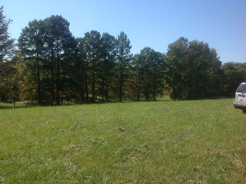 2nd image of 412 Union Hill Rd