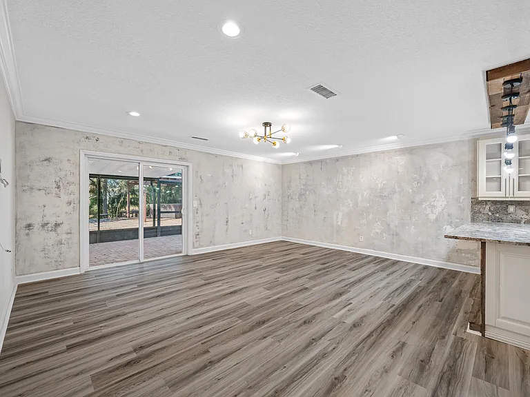 16324 Bonneville Dr — Photo 8