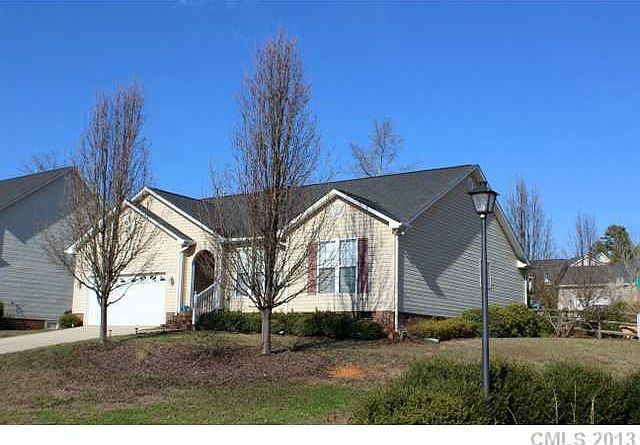 1st image of 300 Bennington Dr