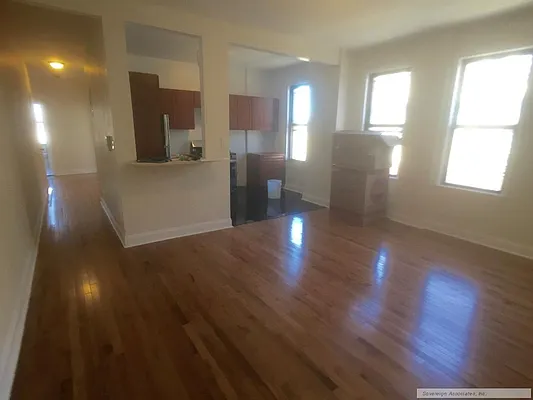 Rented by Sovereign Associates | media 25